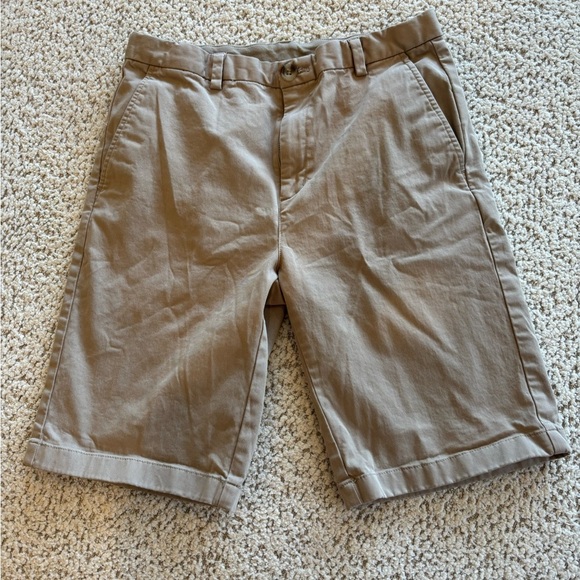Vineyard Vines Tan Relaxed Fit Shorts - Picture 1 of 4